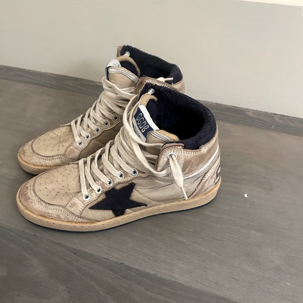 Women's Golden Goose/ Sky-Star in cream-colored nylon and white leather
